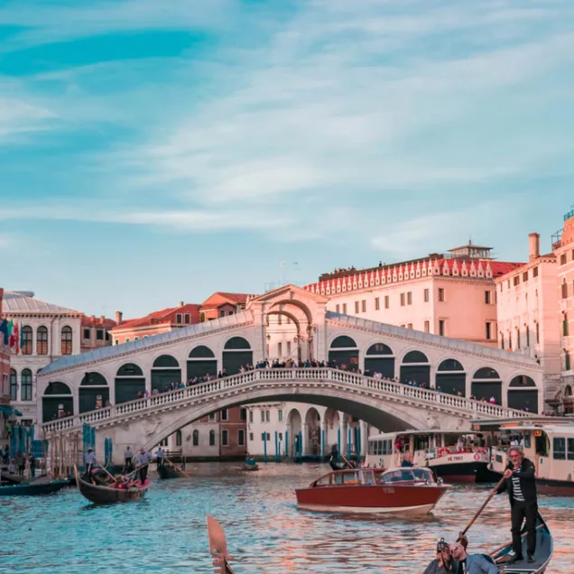 How to Find a  Grid Tour Guide
